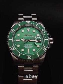 NH35 Movement Custom Watch Hulk 40mm Automatic Solid Stainless Steel