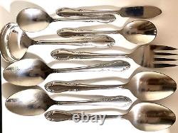 Oneida Custom Stainless Steel Plantation Flatware 110 Pieces Service for 16