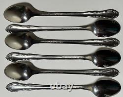 Oneida Custom Stainless Steel Plantation Flatware 110 Pieces Service for 16