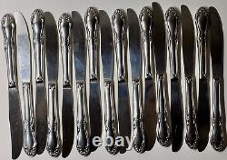 Oneida Custom Stainless Steel Plantation Flatware 110 Pieces Service for 16