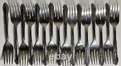 Oneida Custom Stainless Steel Plantation Flatware 110 Pieces Service for 16